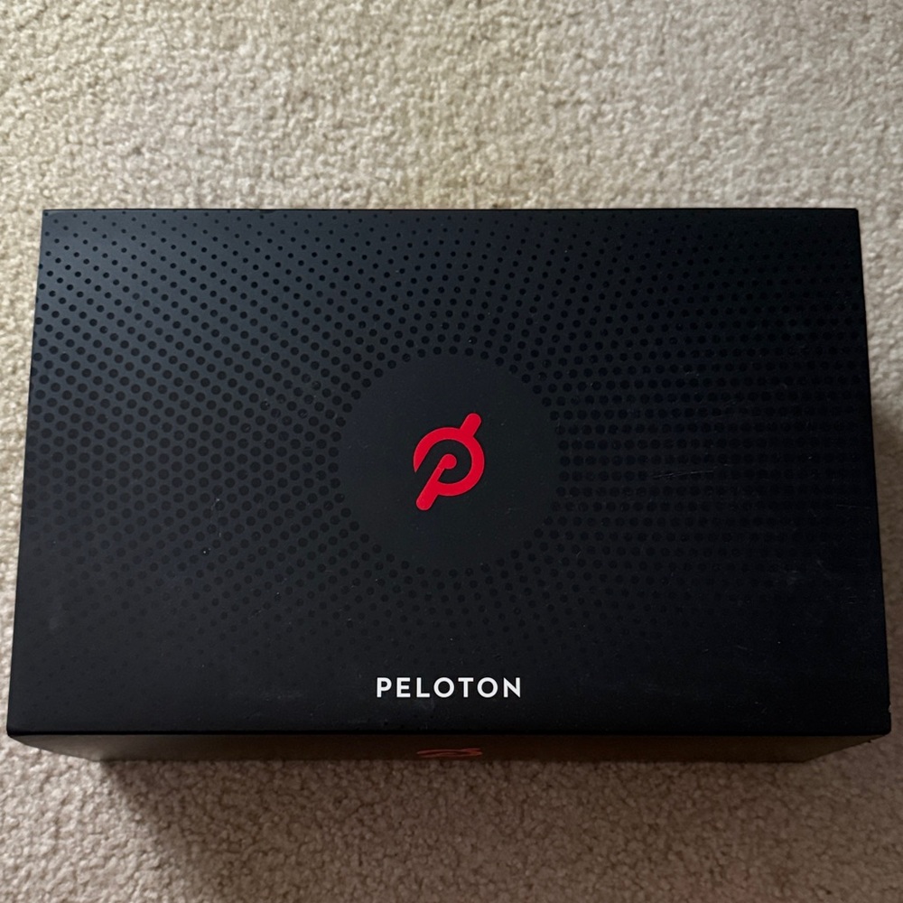 Peloton women’s cycling shoes - size 6